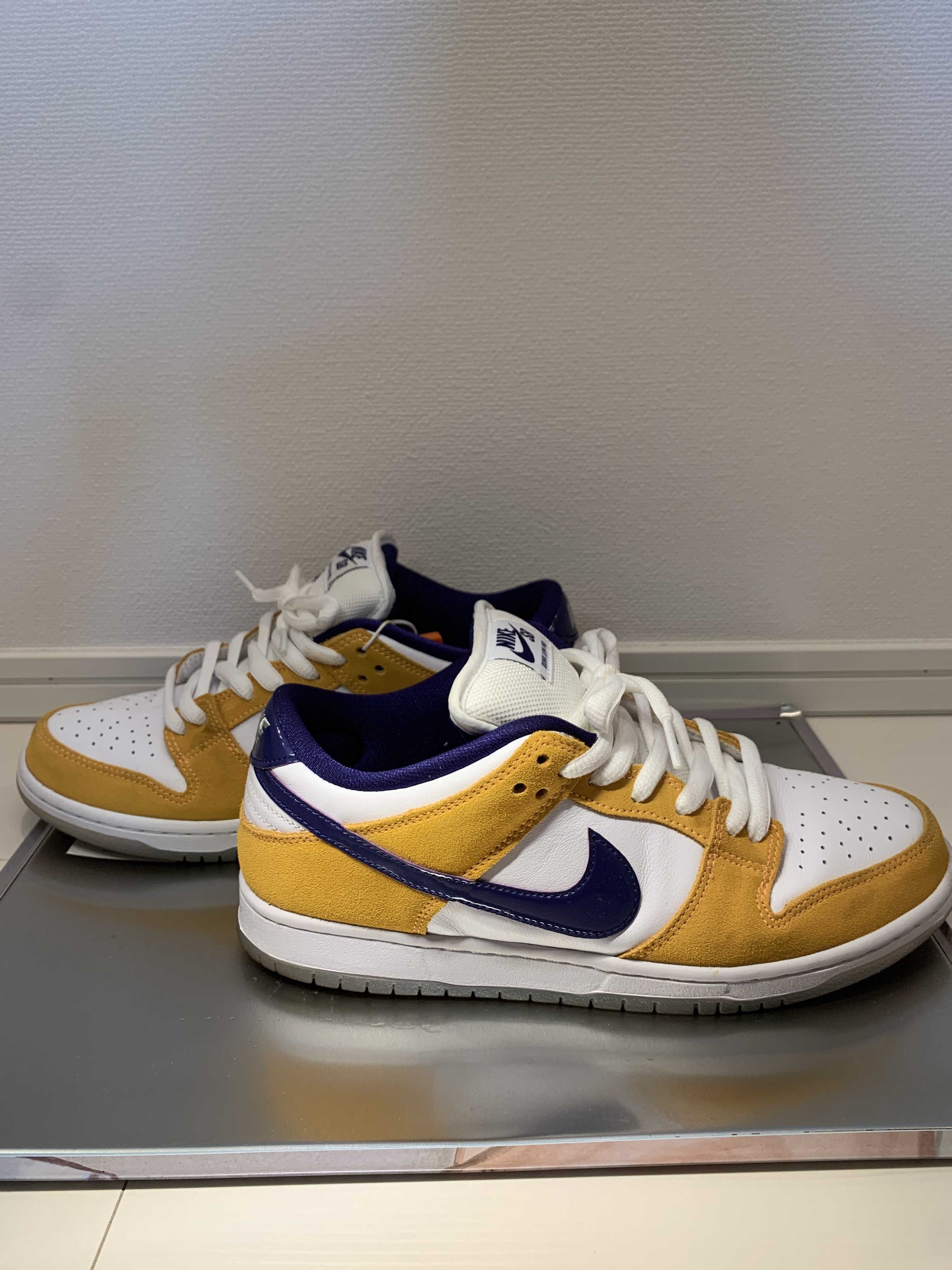 Nike SB Dunk Low "Laser Orange"