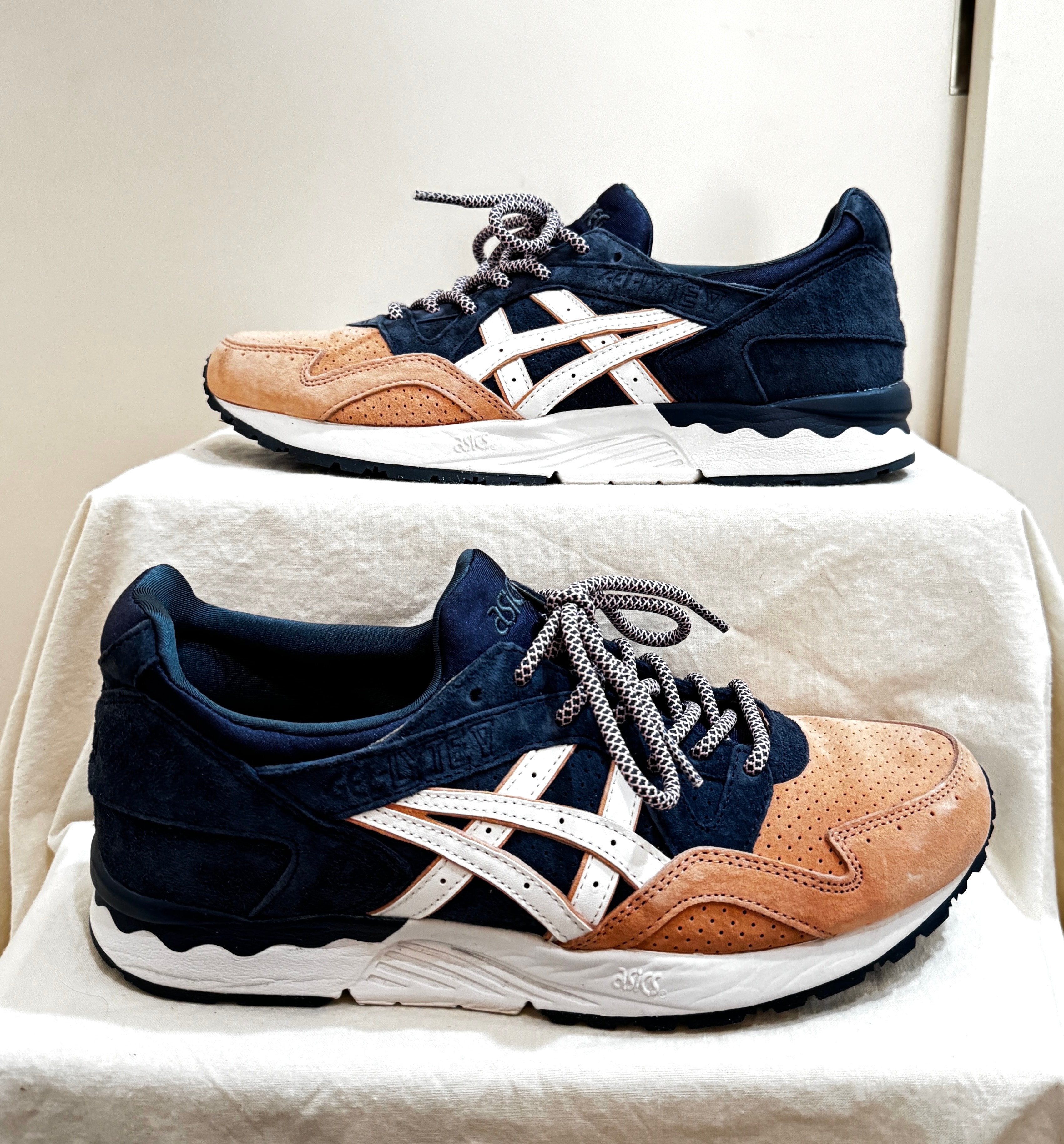 キス 10TH × アシックス ゲルライト5  