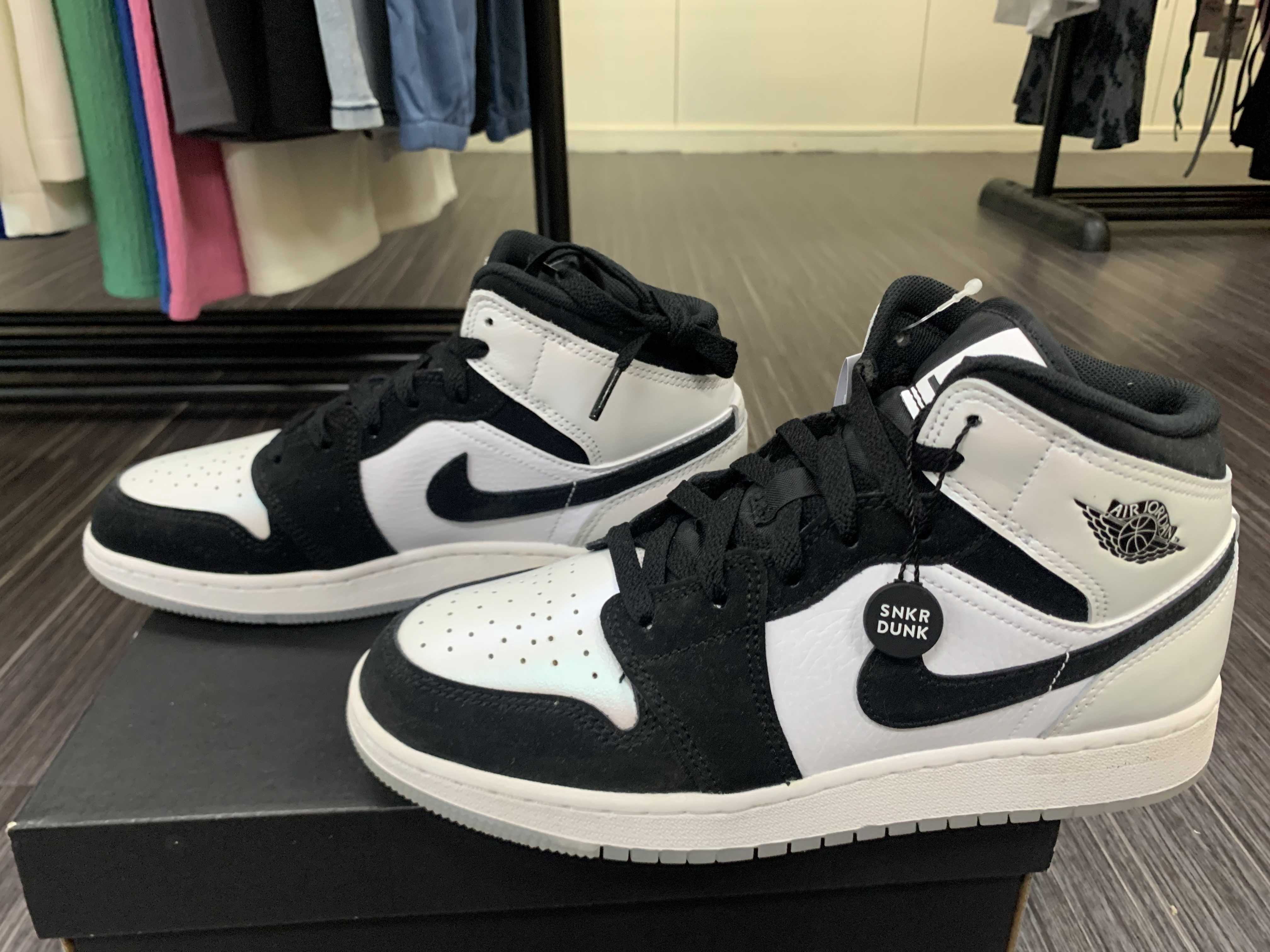 Nike GS Air Jordan 1 Mid "Omega/Black/White"