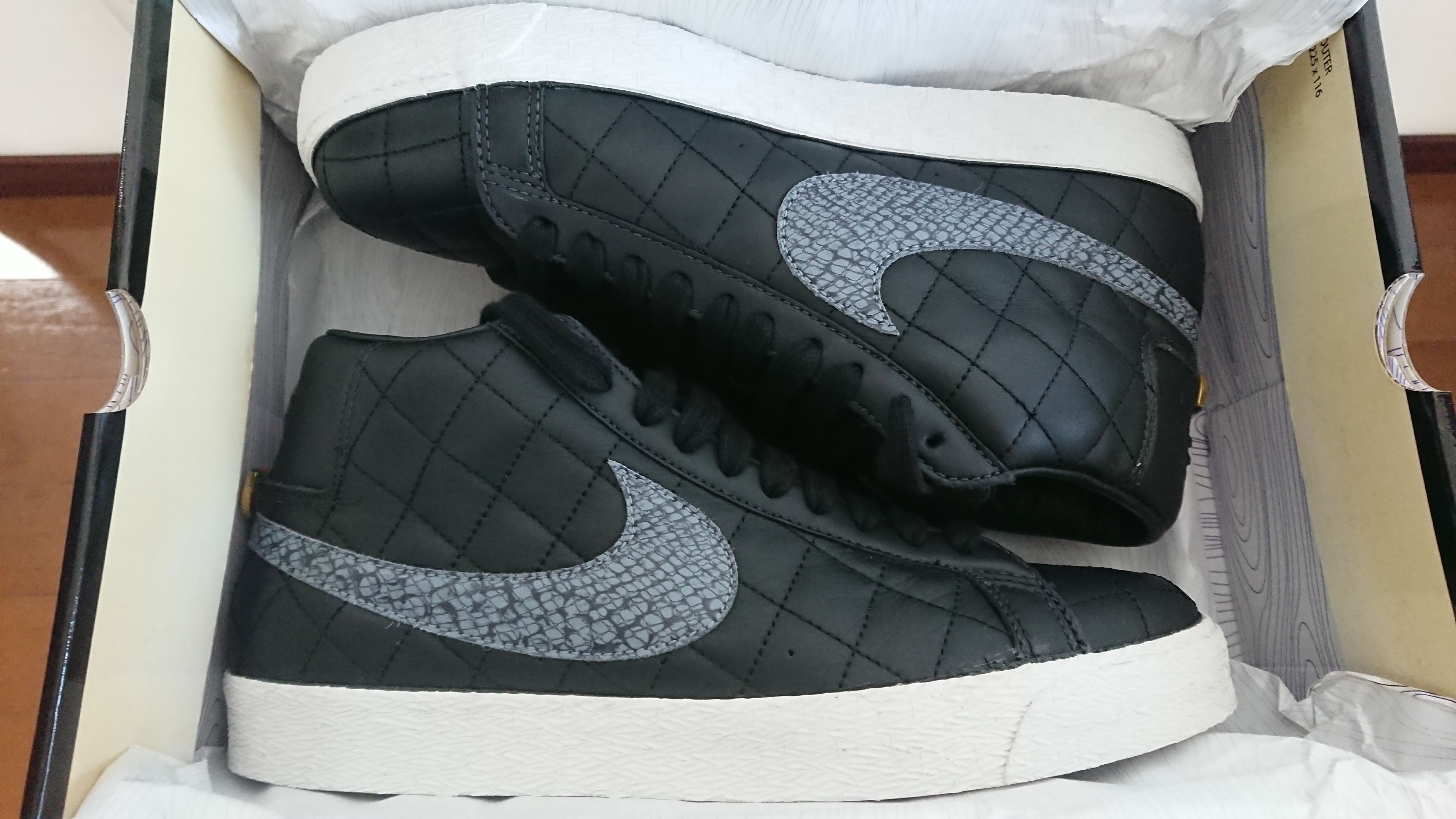 Supreme × Nike SB Blazer "Black"
