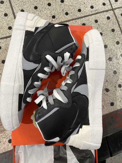 sacai × NIKE BLAZER MID "BLACK/WOLF GREY/WHITE"