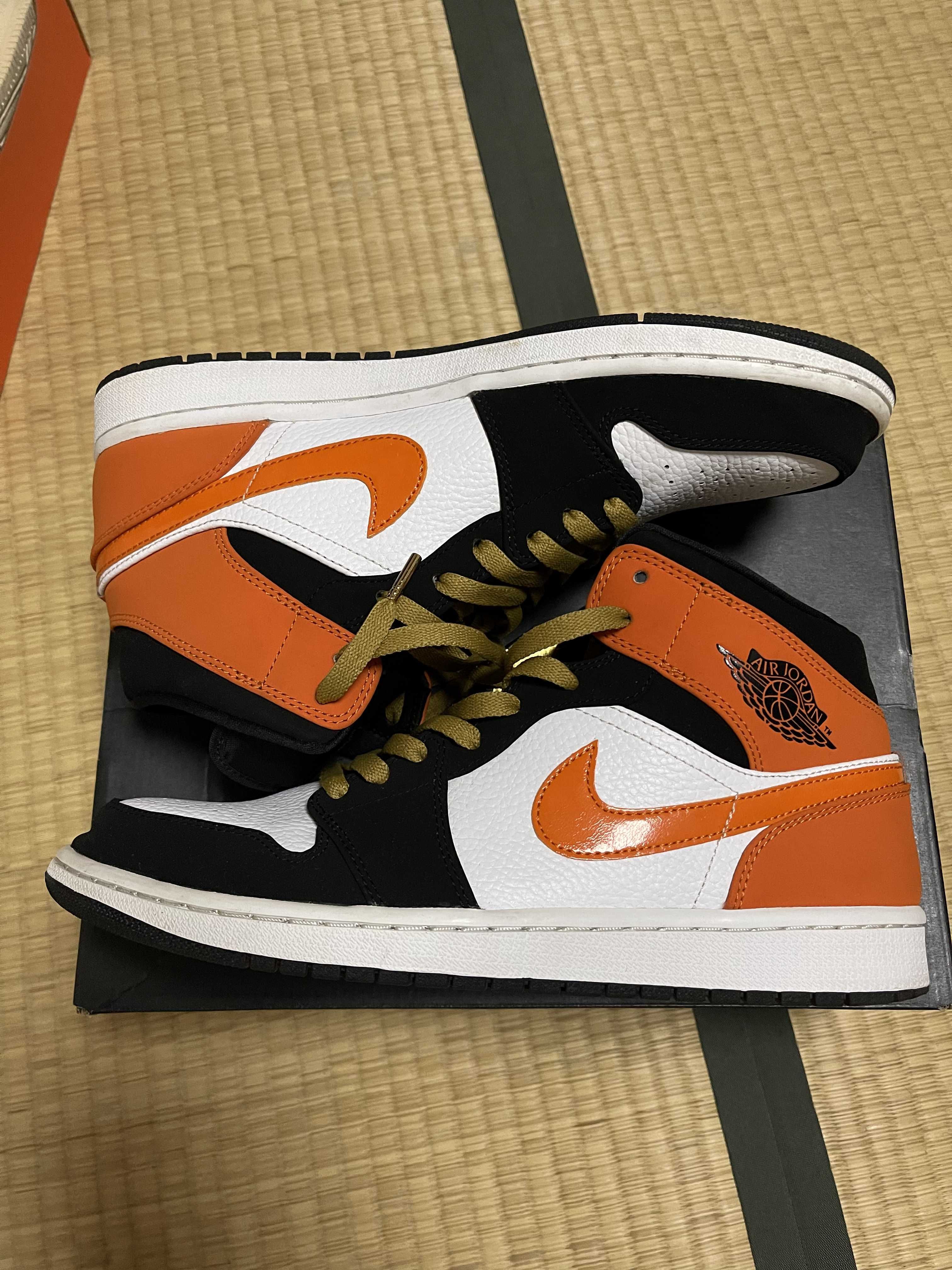 NIKE AIR JORDAN 1 MID "SHATTERED BACKBOARD"