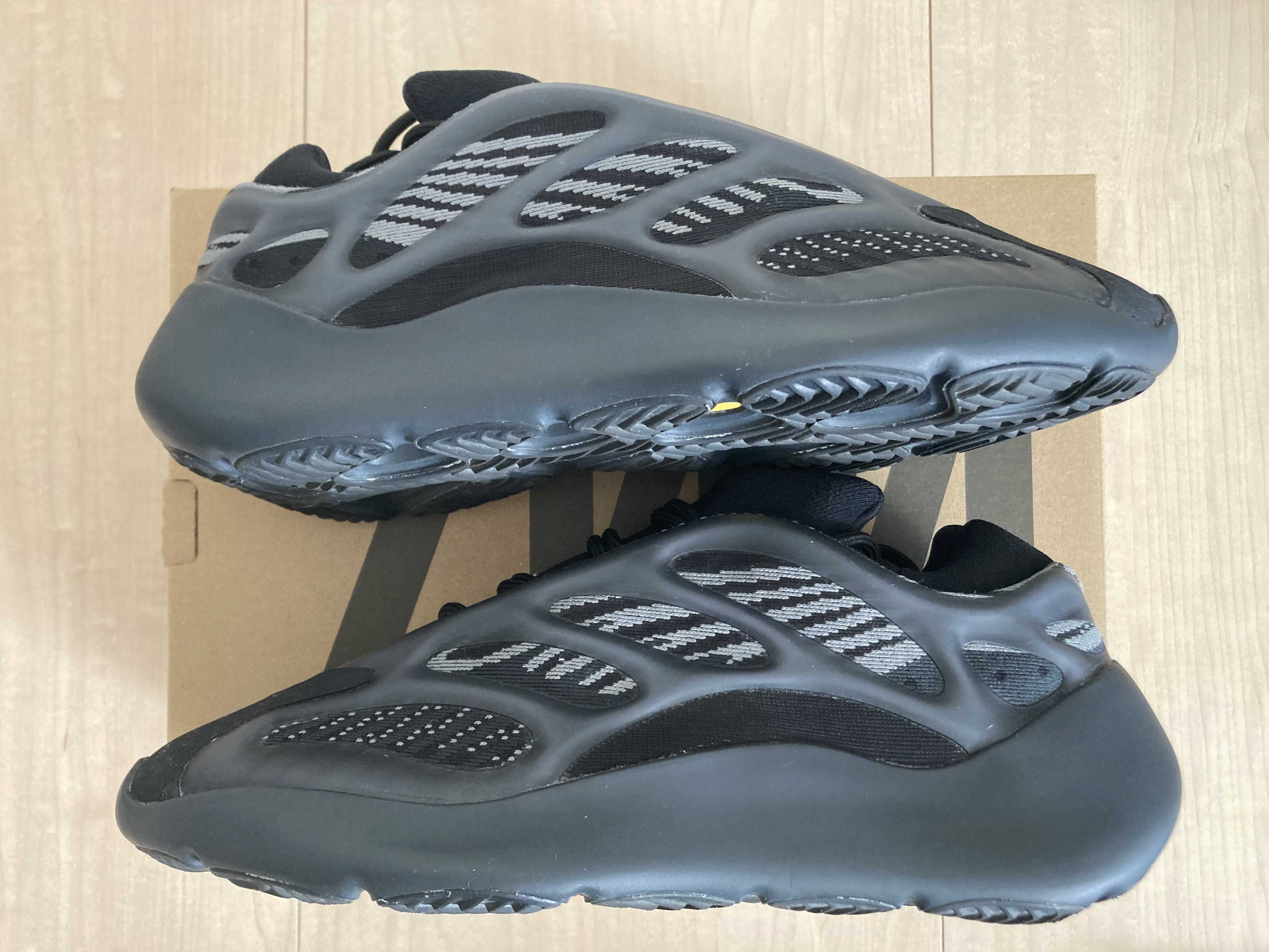 adidas YEEZY 700V3 "Alvah"