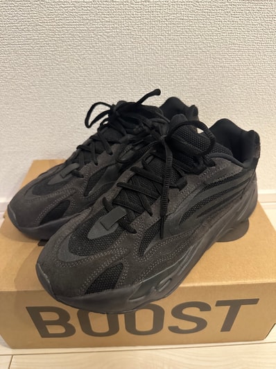 adidas YEEZY BOOST 700 V2 "Vanta"