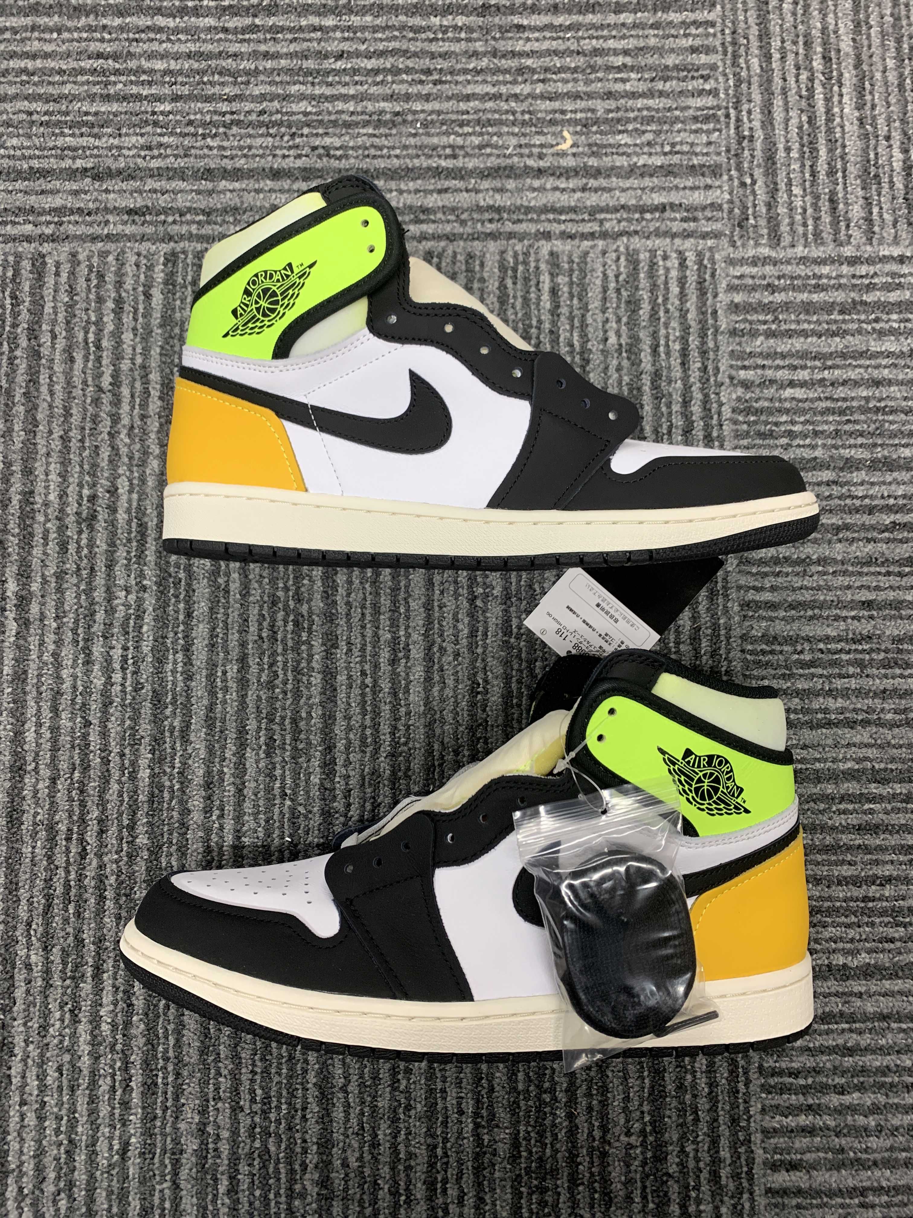 Nike Air Jordan 1 High OG "Volt Gold"