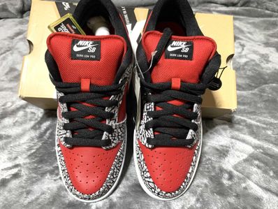 Supreme × Nike SB Dunk Low "Red Cement"(2012)