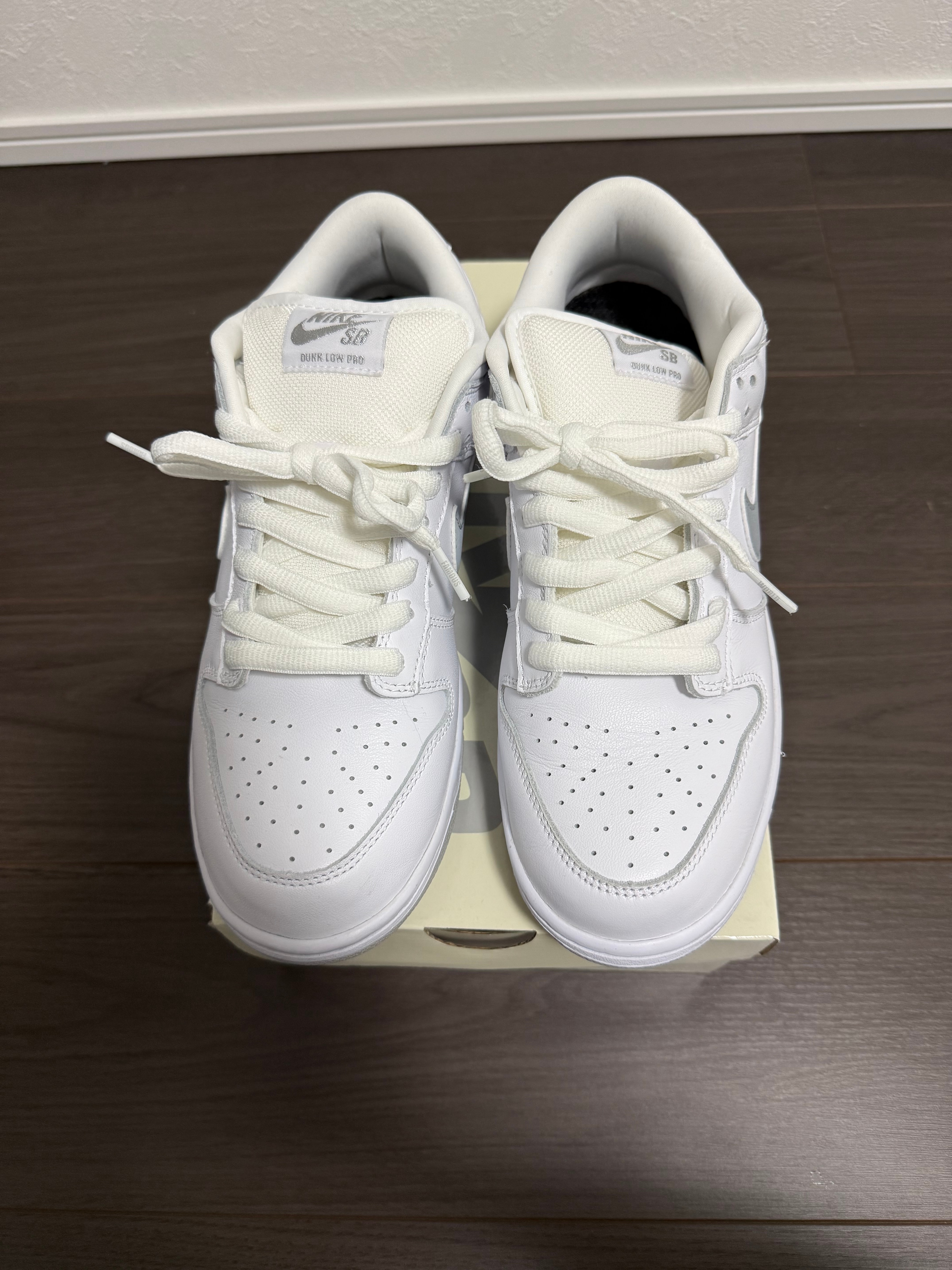 Supreme × Nike SB Dunk Low "White/Metallic Silver" (25FW Week2)