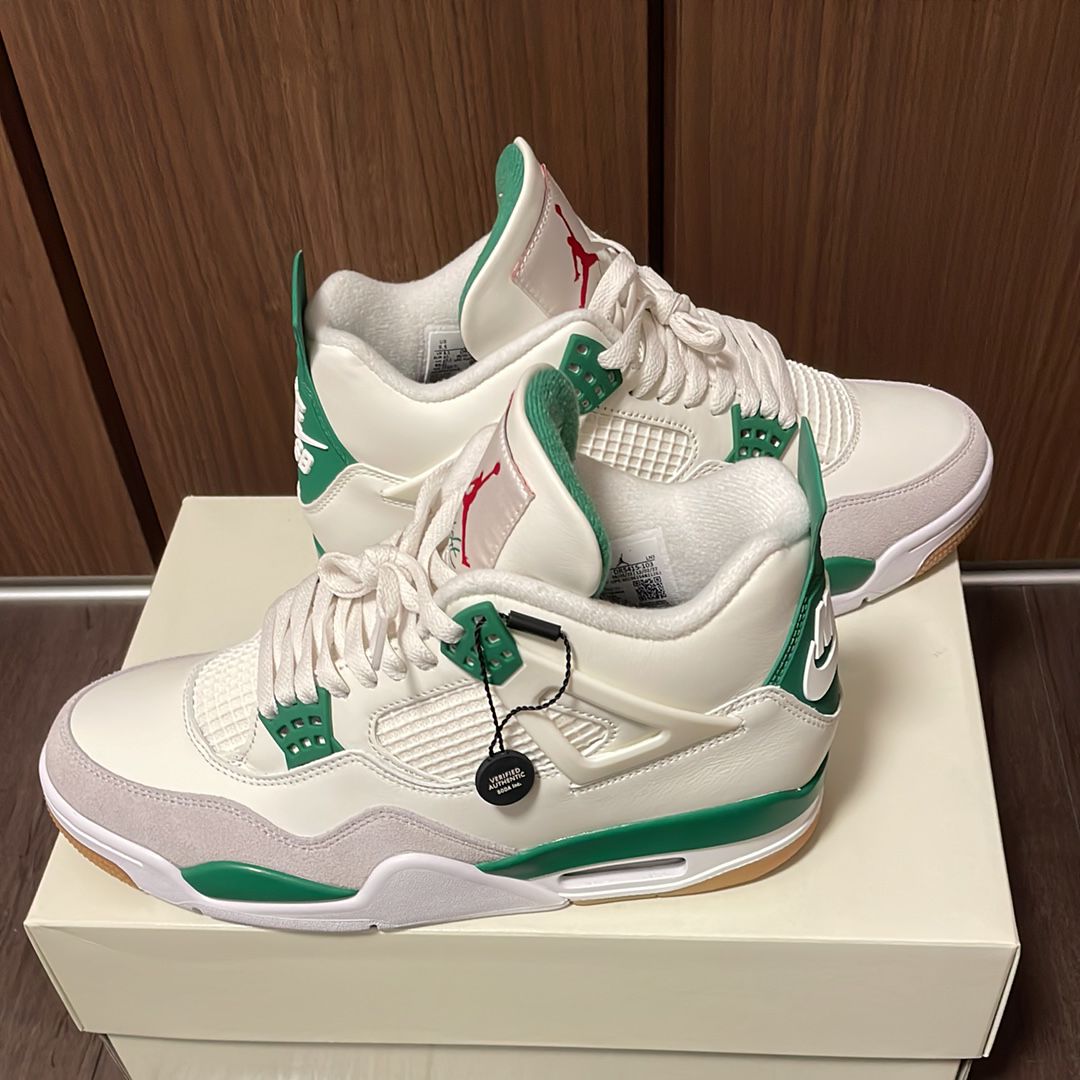 Nike SB × Air Jordan 4 Retro SP "Pine Green"