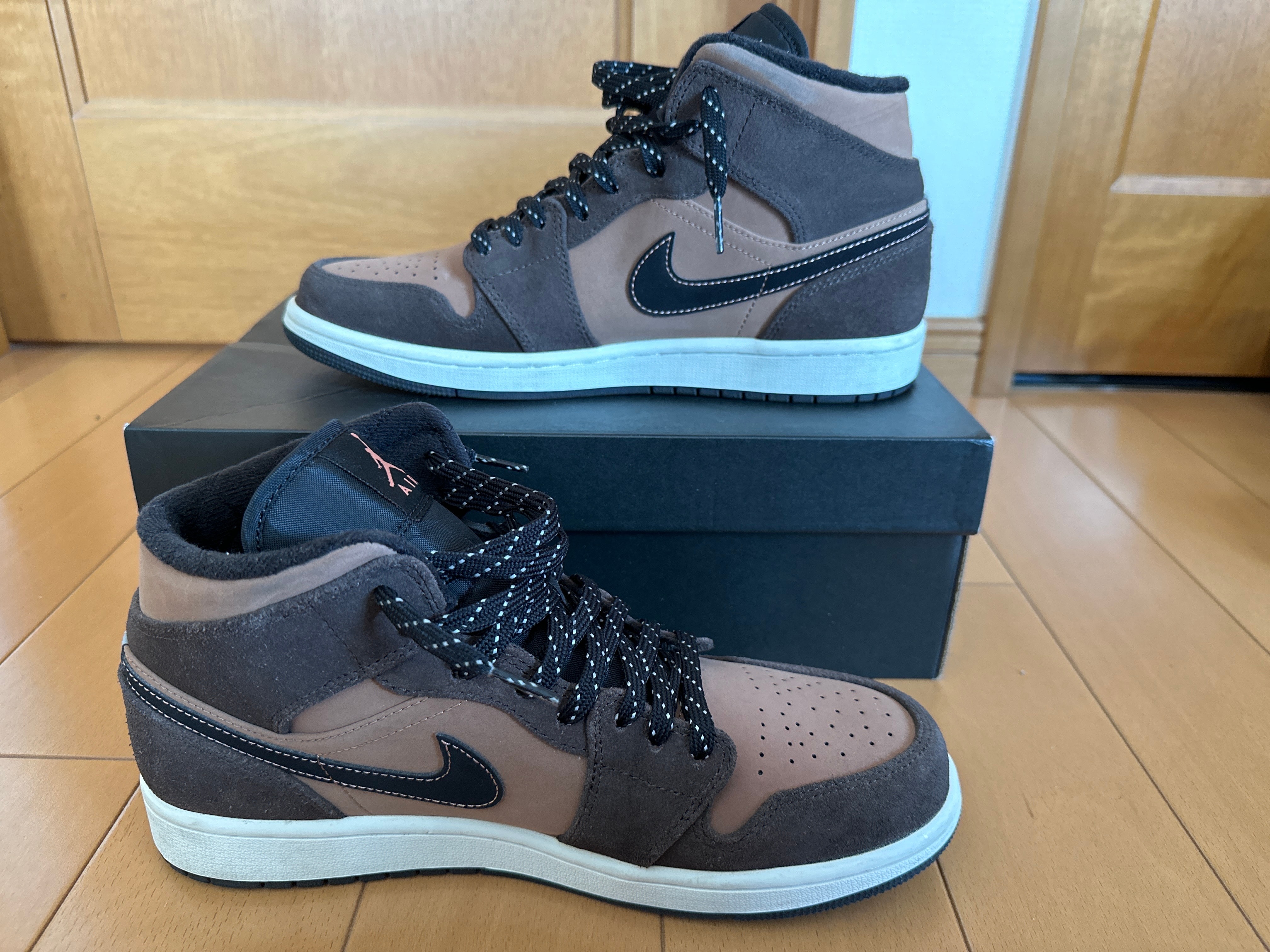Nike Air Jordan 1 Mid SE "Dark Chocolate"
