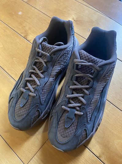adidas YEEZY Boost 700V2 "Mauve"