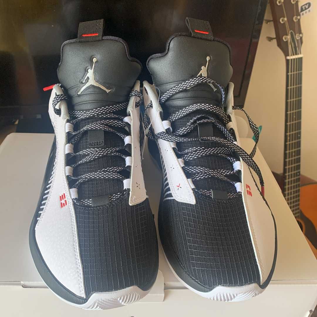 Nike Air Jordan XXXV Low "Metallic Silver" (White Sole)