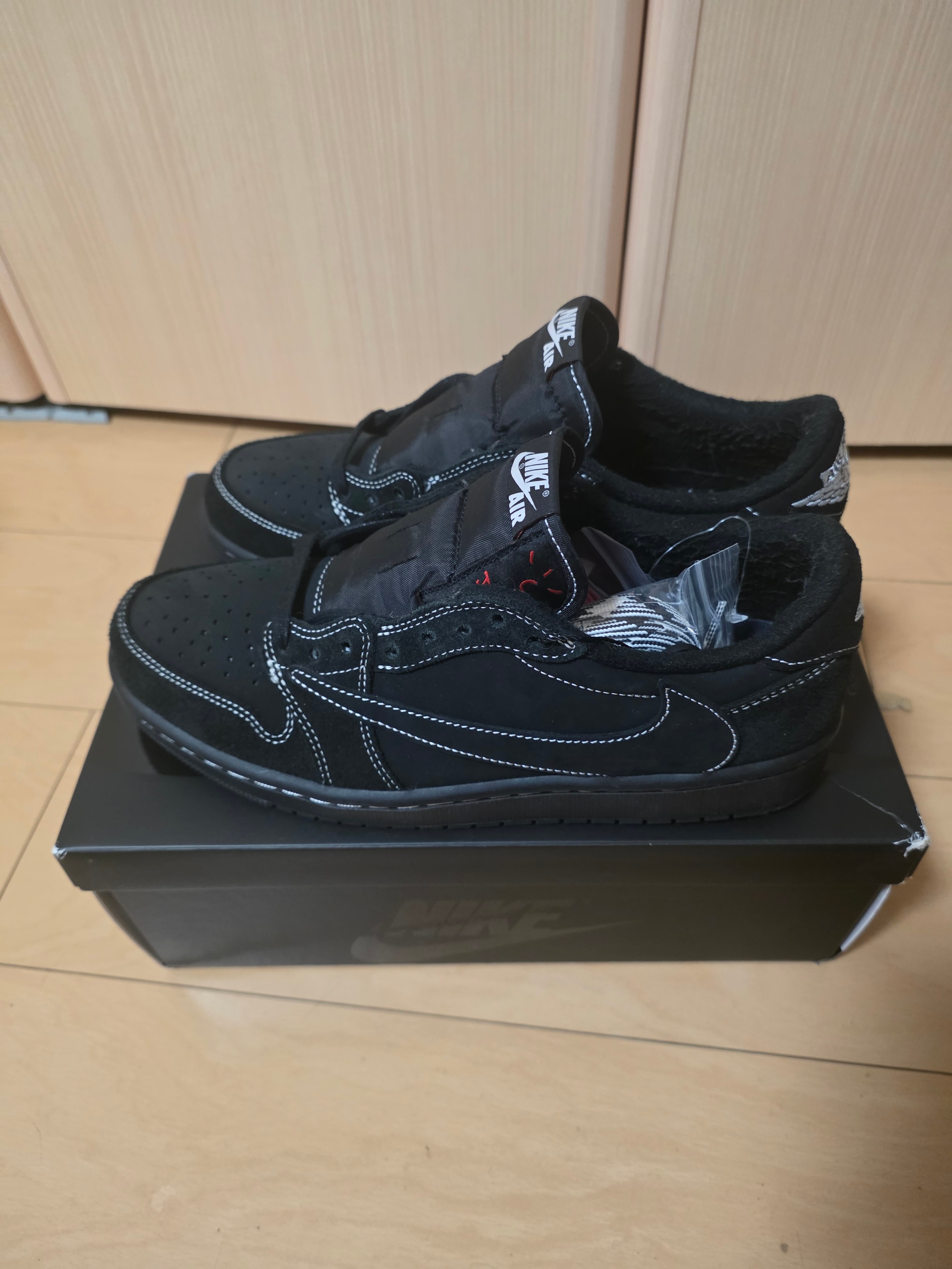 Travis Scott × Nike Air Jordan 1 Low OG SP "Black Phantom"