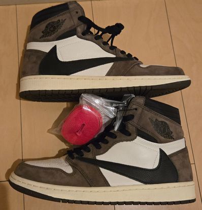Travis Scott × Nike Air Jordan 1 Retro High OG TS SP "Sail/Dark Mocha"