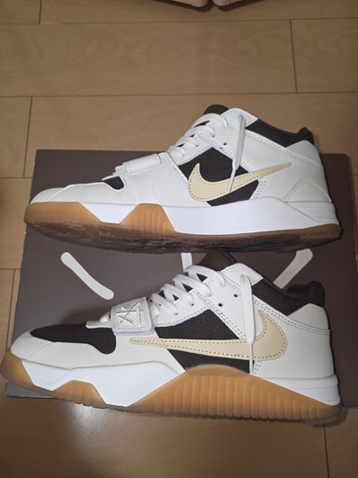 Travis Scott × Nike Jordan Jumpman Jack TR "Sail and Dark Mocha"