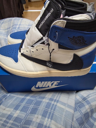 Travis Scott × fragment design × Nike Air Jordan 1 Retro High OG SP "Military Blue"