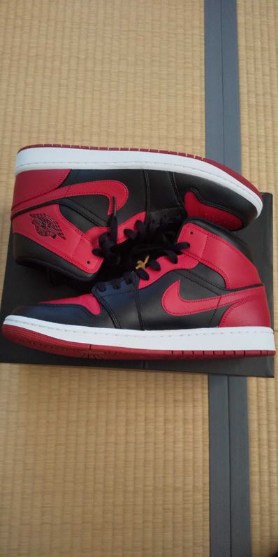 Nike Air Jordan 1 Mid "Bred"