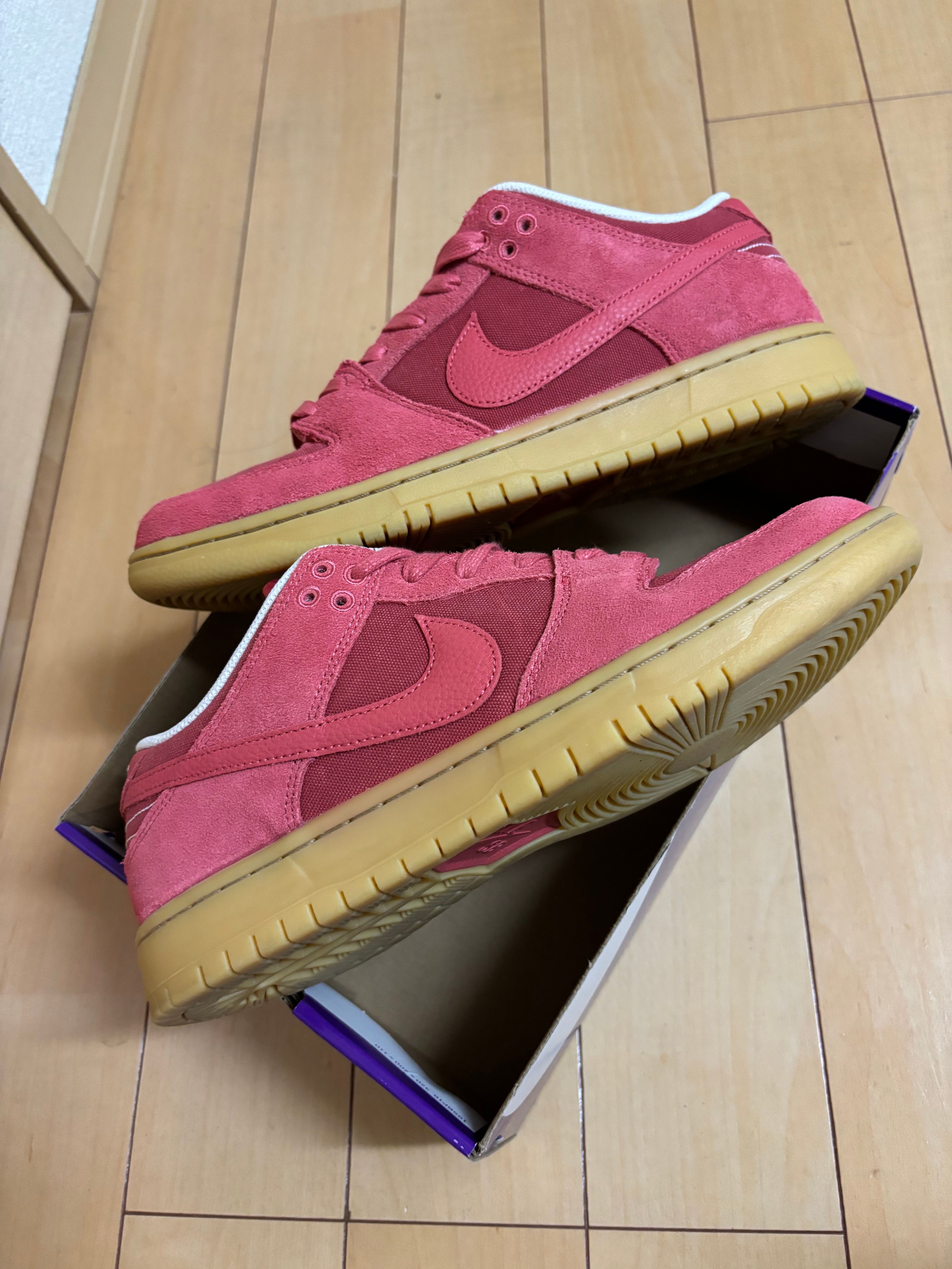 Nike SB Dunk Low "Adobe"