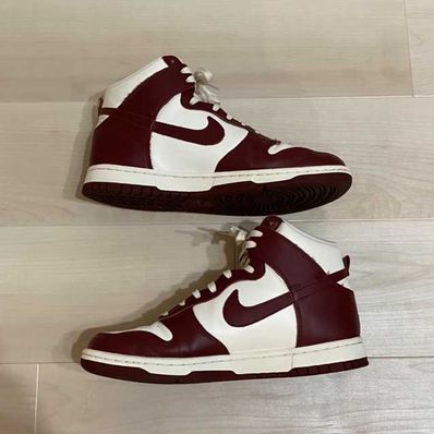 NIKE Women's DUNK HIGH "TEAM RED"