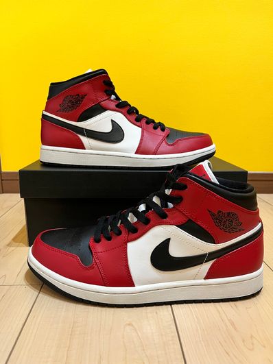 Nike Air Jordan 1 Mid "Chicago Black Toe"