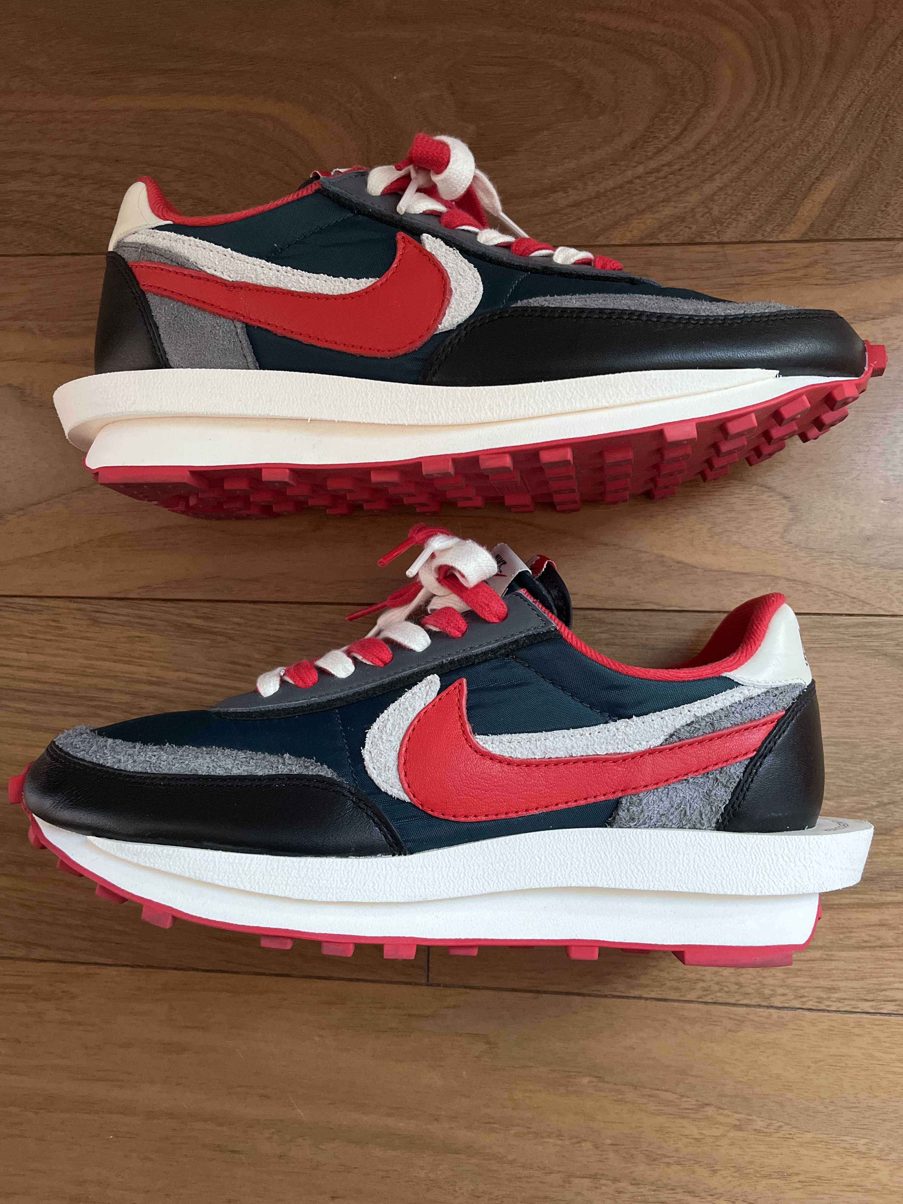 UNDERCOVER × sacai × Nike LD Waffle "Midnight Spruce/Pale Ivory-Dark Grey-University Red"