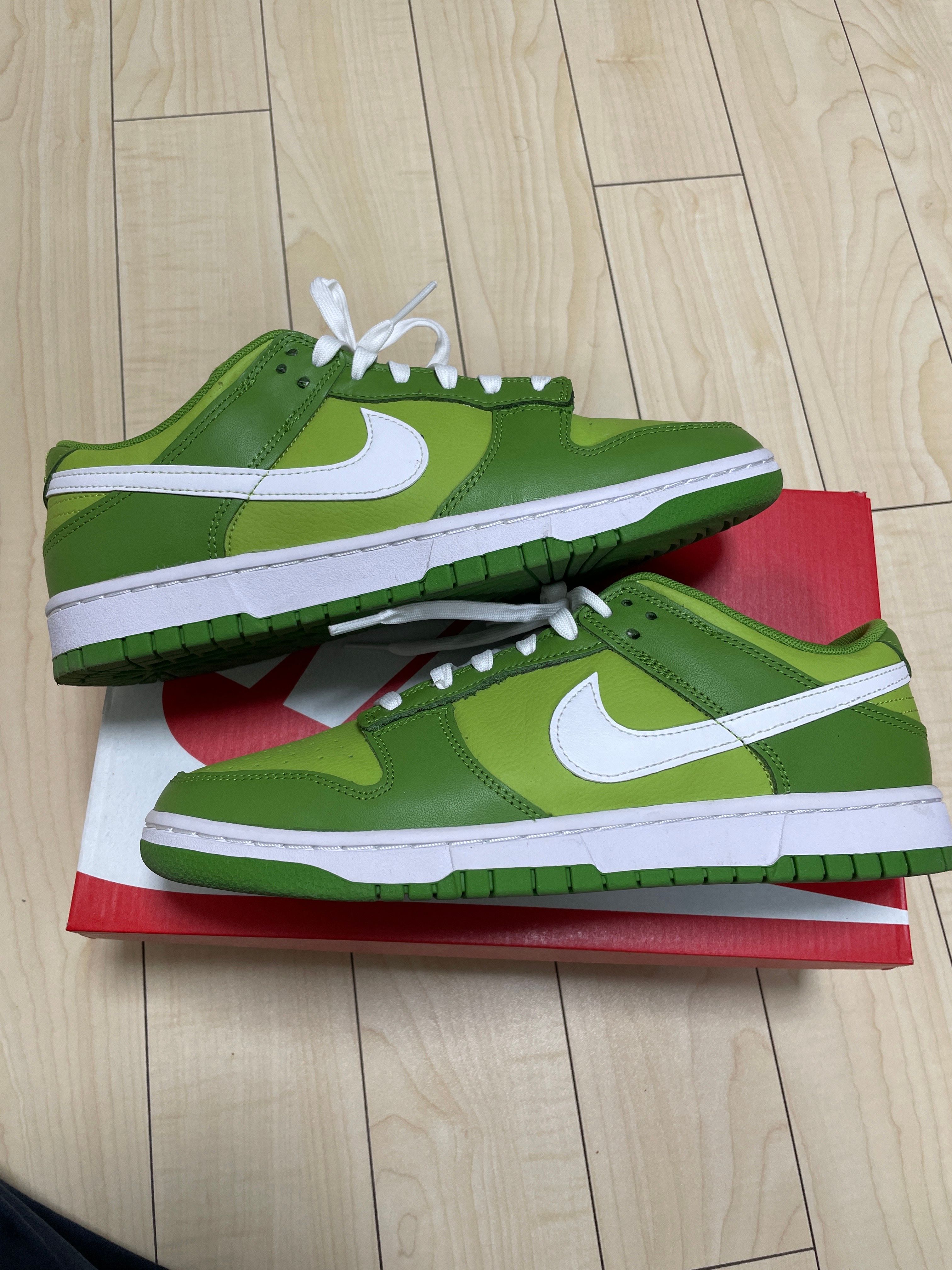 Nike Dunk Low "Chlorophyll/White/Vivid Green"