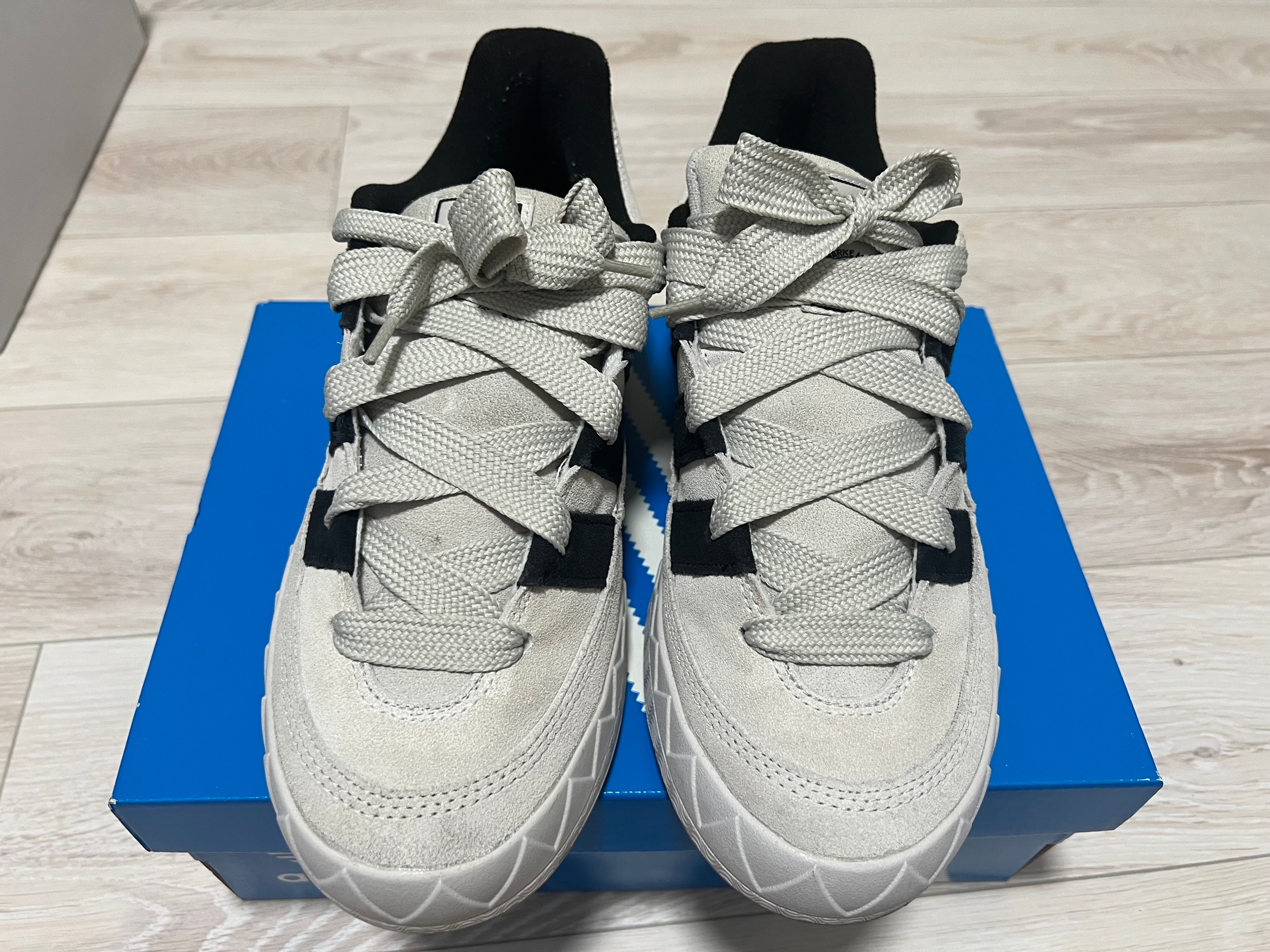 アディダス オリジナルス アディマティック "ブラック/ホワイト"