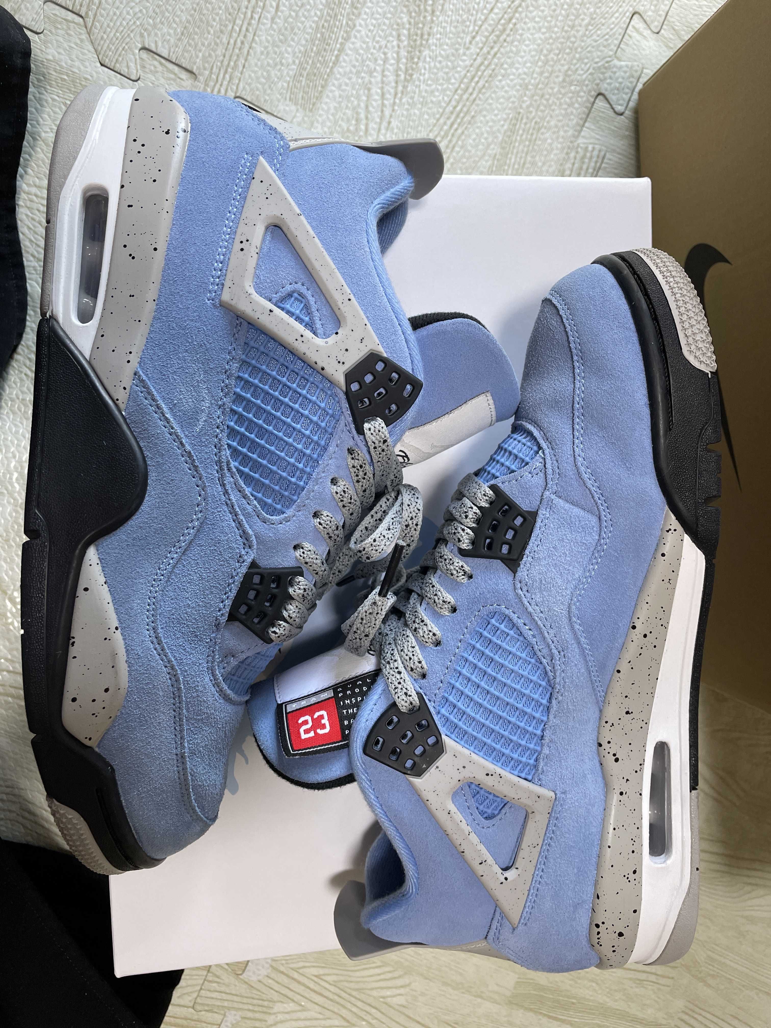 Nike Air Jordan 4 "University Blue"