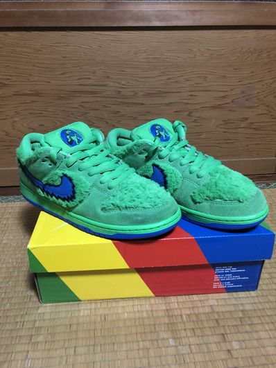 Grateful Dead × Nike SB Dunk Low "Green Bear"