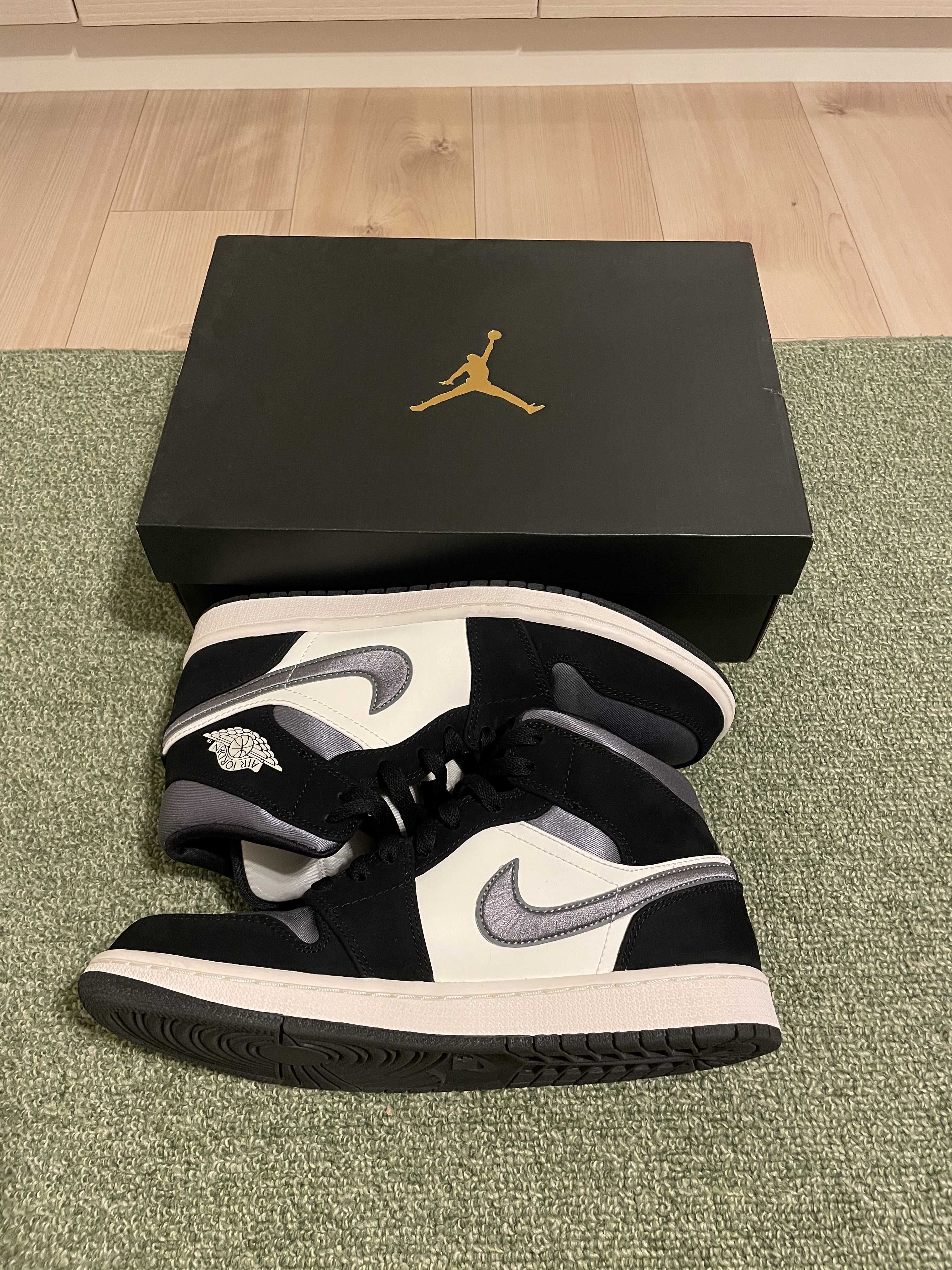 NIKE AIR JORDAN 1 MID SE "WHITE/BLACK/SATIN BLUE"