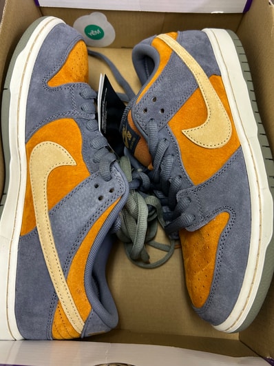 Nike SB Dunk Low Pro "Light Carbon and Monarch"