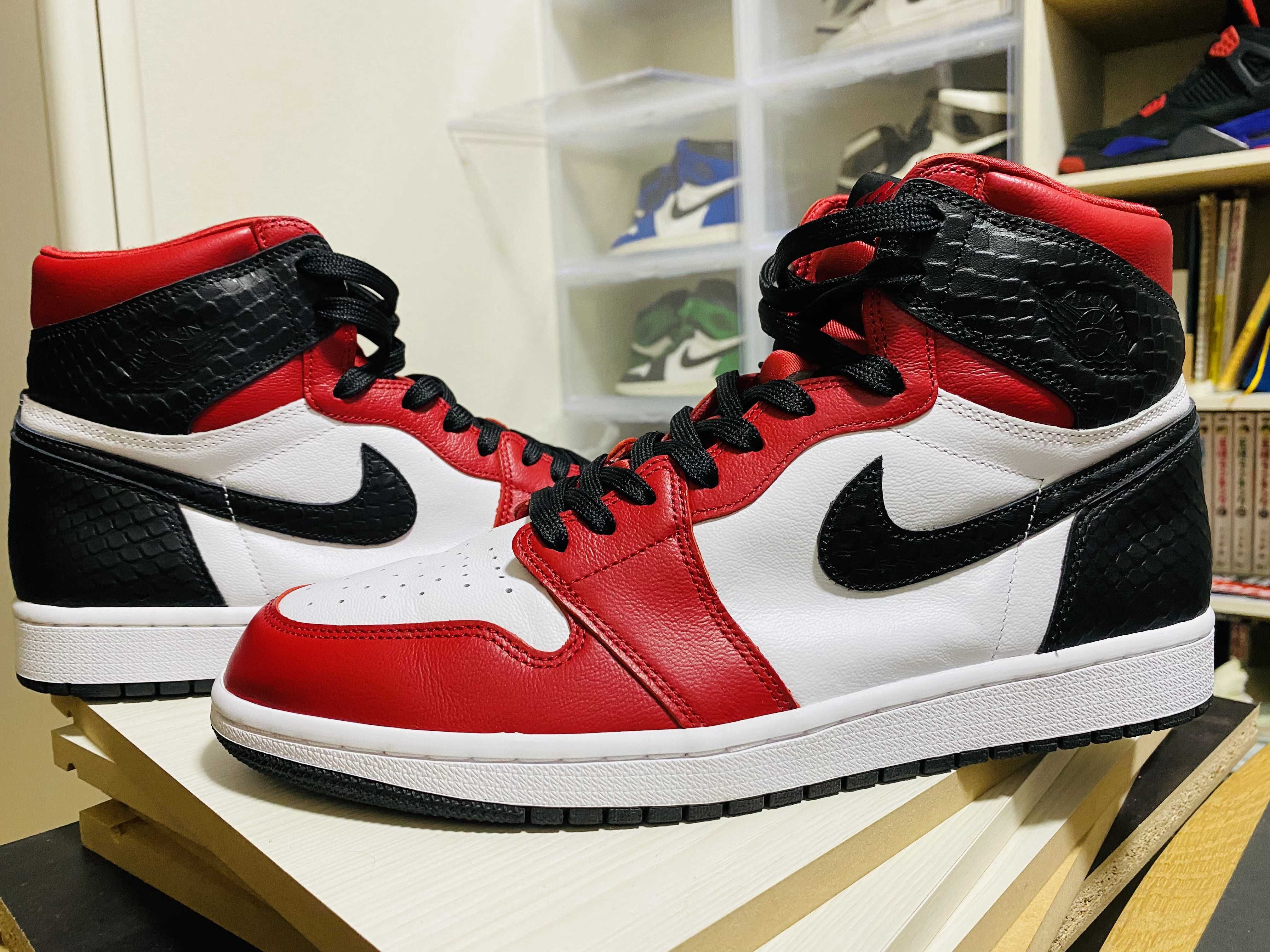 Nike Women's Air Jordan 1 High OG "Satin Red"