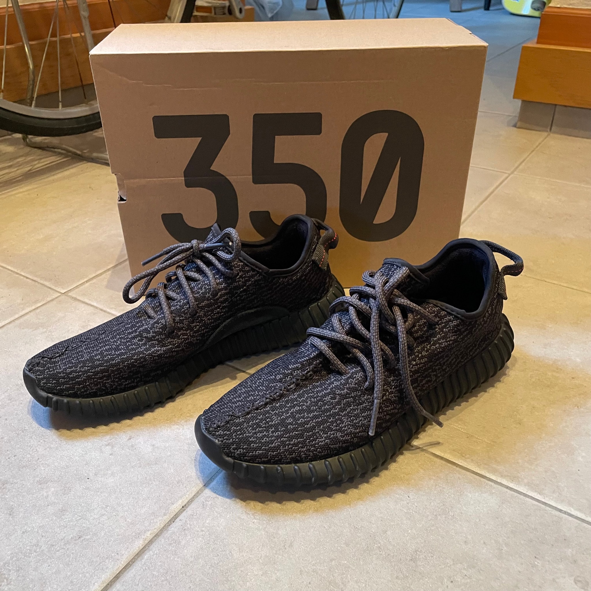 adidas YEEZY Boost 350 "Pirate Black" (2022/2023/2024)