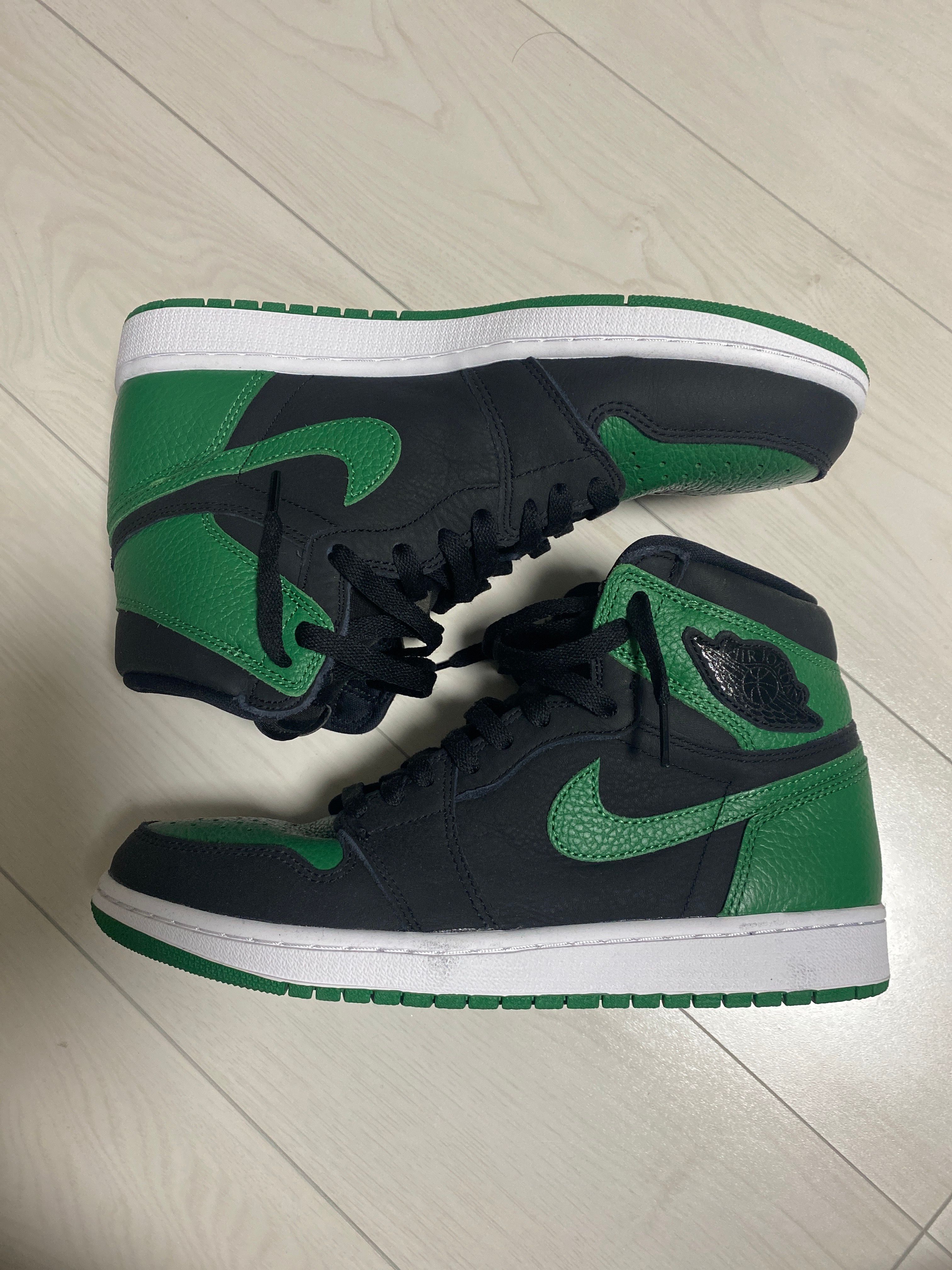Nike Air Jordan 1 Retro High OG "Black/Pine Green" (2020)      