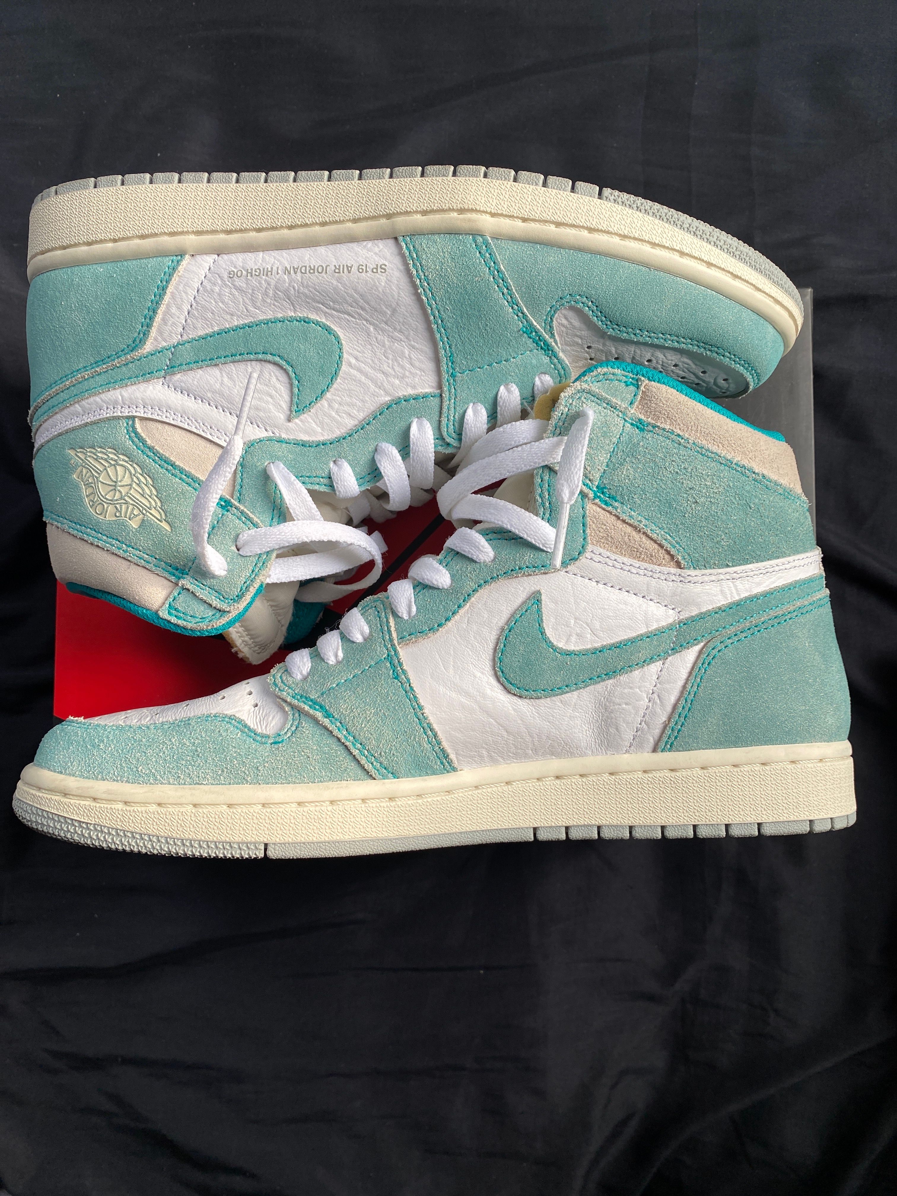 Nike Air Jordan 1 Retro High OG "Turbo Green"