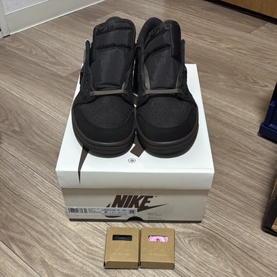 Travis Scott × Nike Air Jordan 1 Low OG SP "Velvet Brown and Dark Mocha"