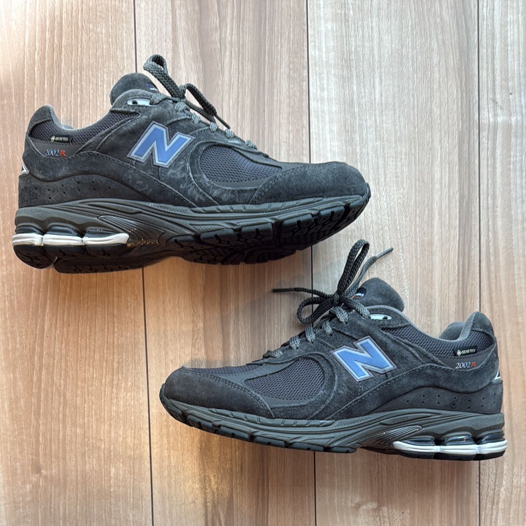 BEAMS × New Balance 2002R GORE-TEX "Charcoal"