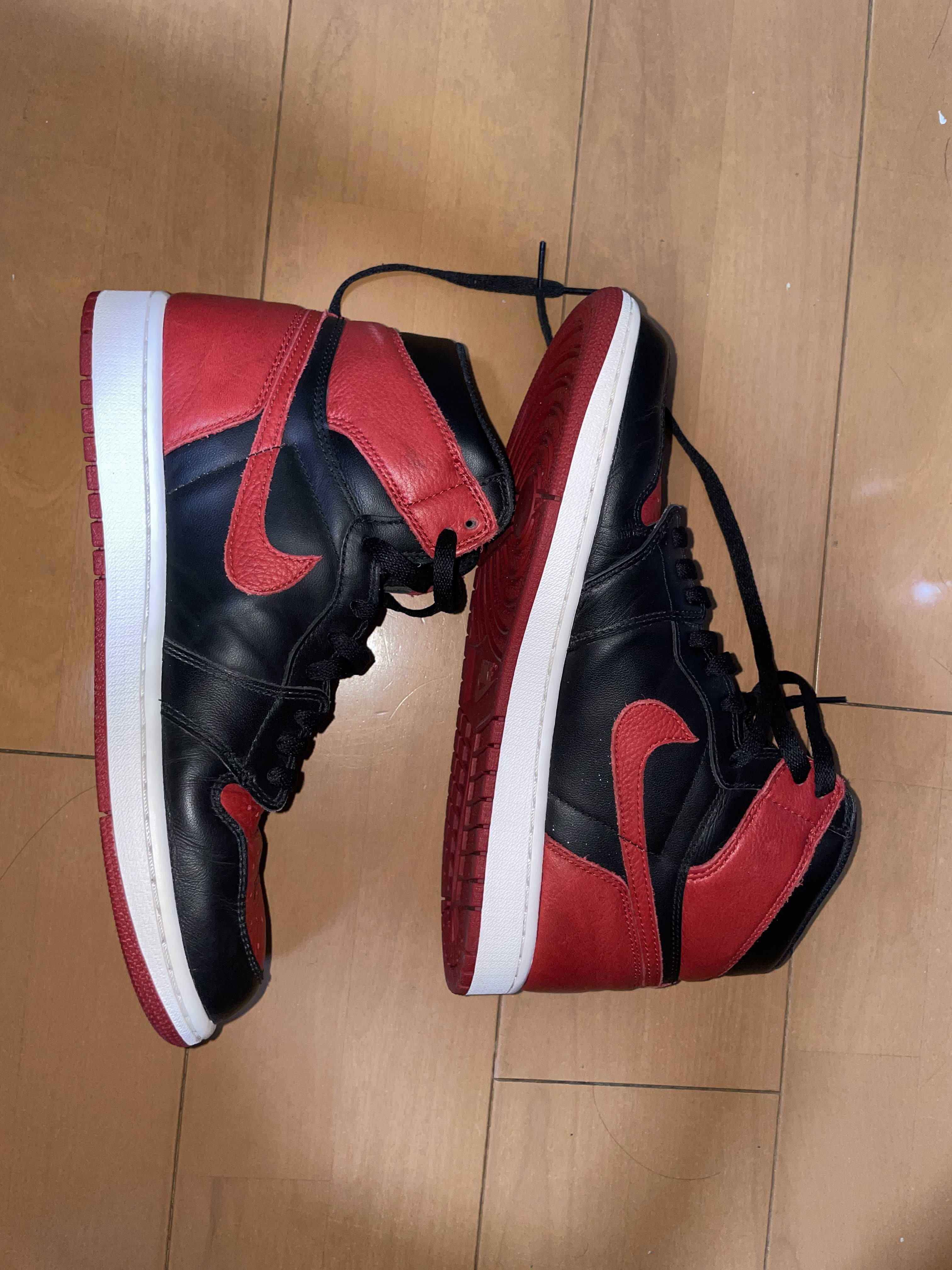 Nike Air Jordan 1 Retro High OG "Bred/Banned" (2016)