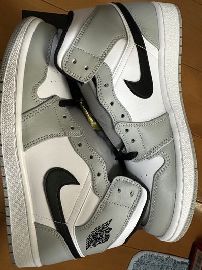 Nike Air Jordan 1 Mid "Light Smoke Grey/White/Black"