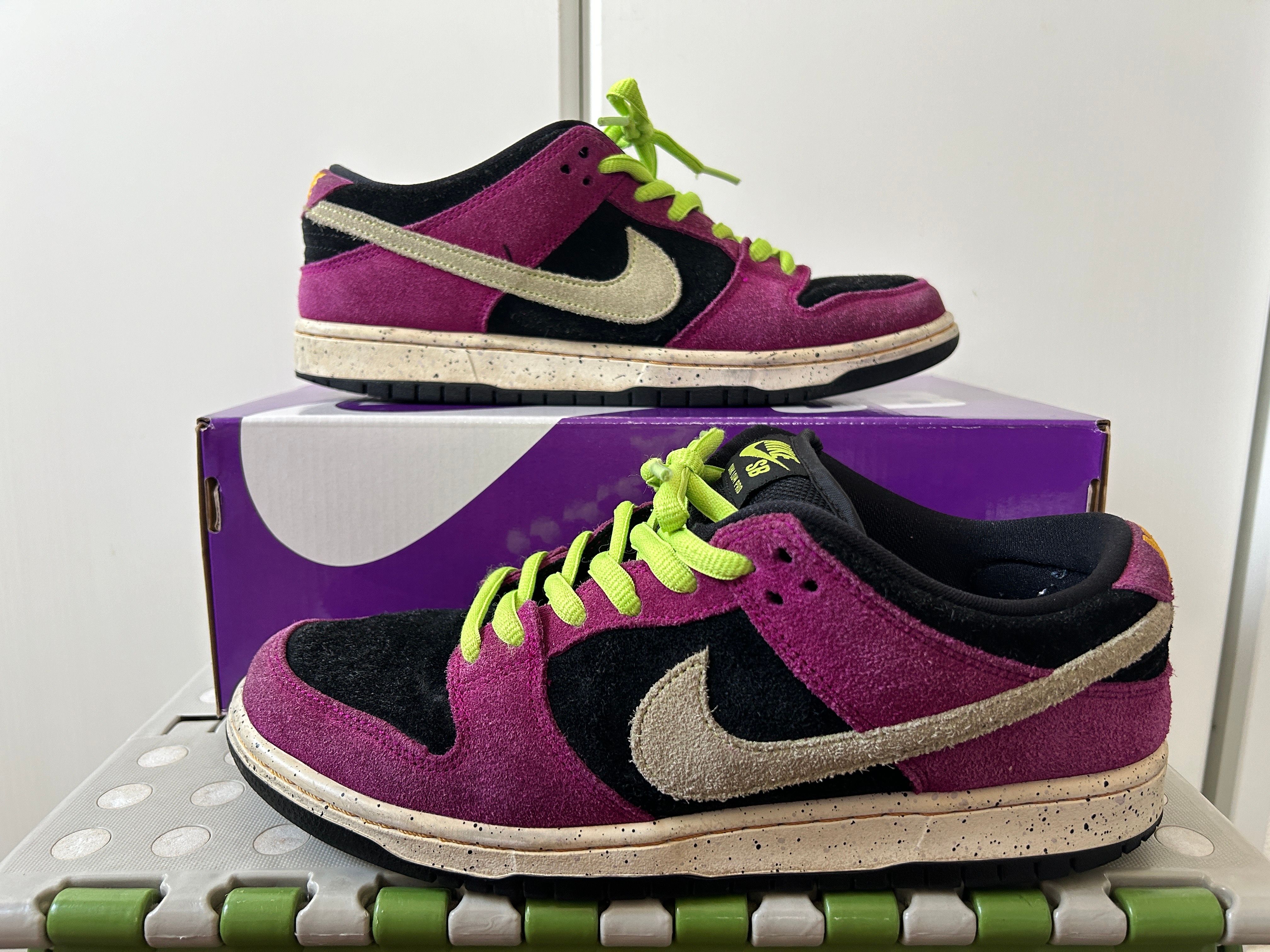 Nike SB Dunk Low "Red Plum"
