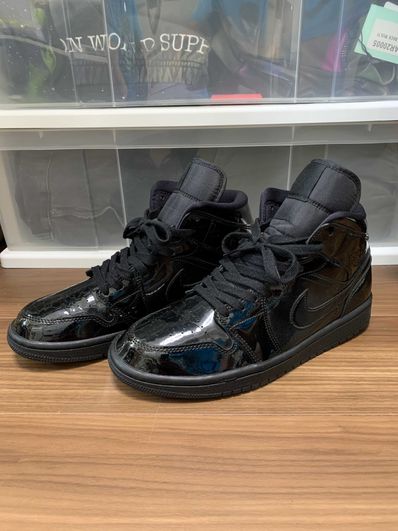 Nike Women's Air Jordan 1 Mid SE Triple Black Patent