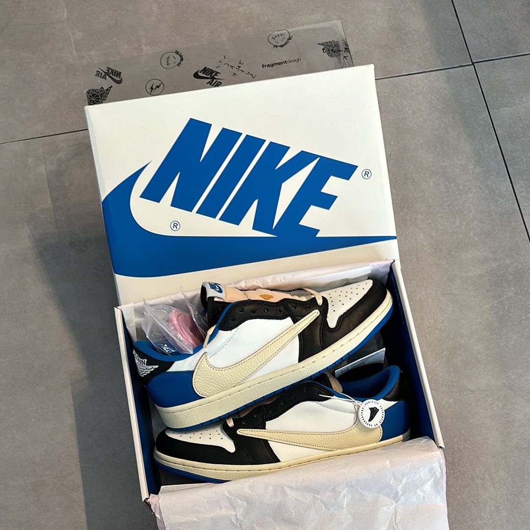 Travis Scott × fragment design × Nike Air Jordan 1 Low OG SP "Military Blue"