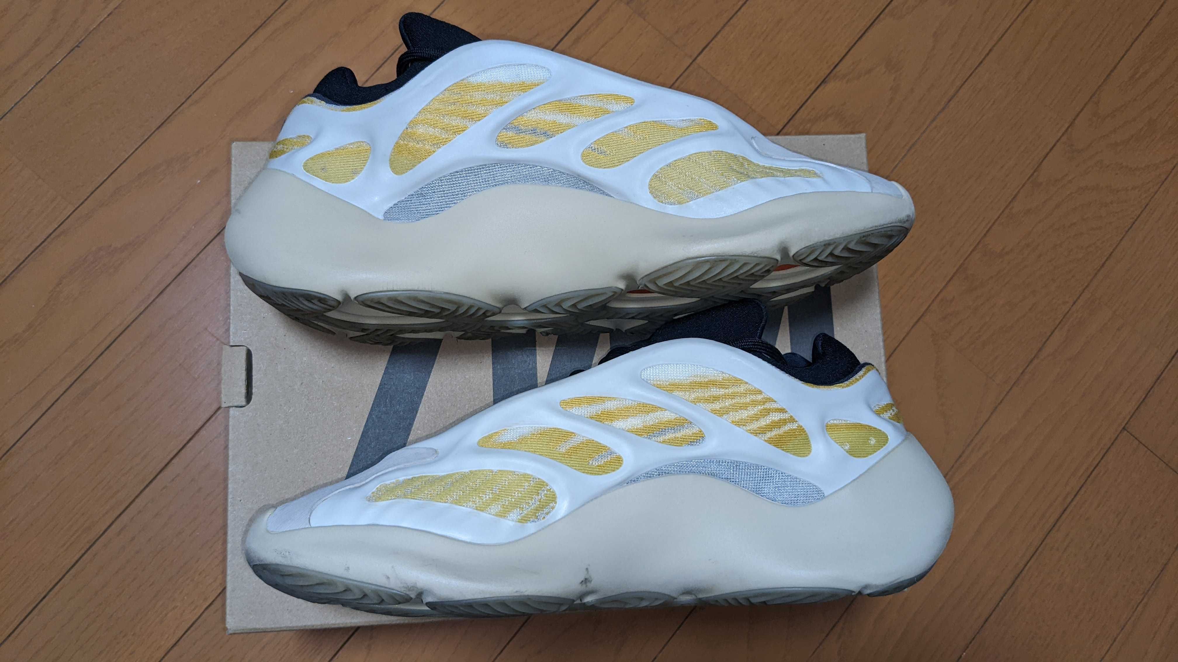 adidas YEEZY 700 V3 "Safflower"