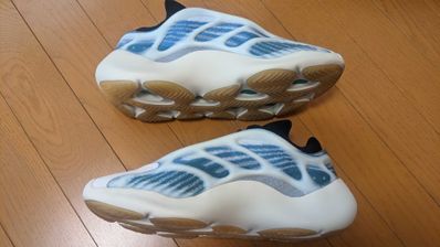 adidas YEEZY 700V3 "Kyanite"