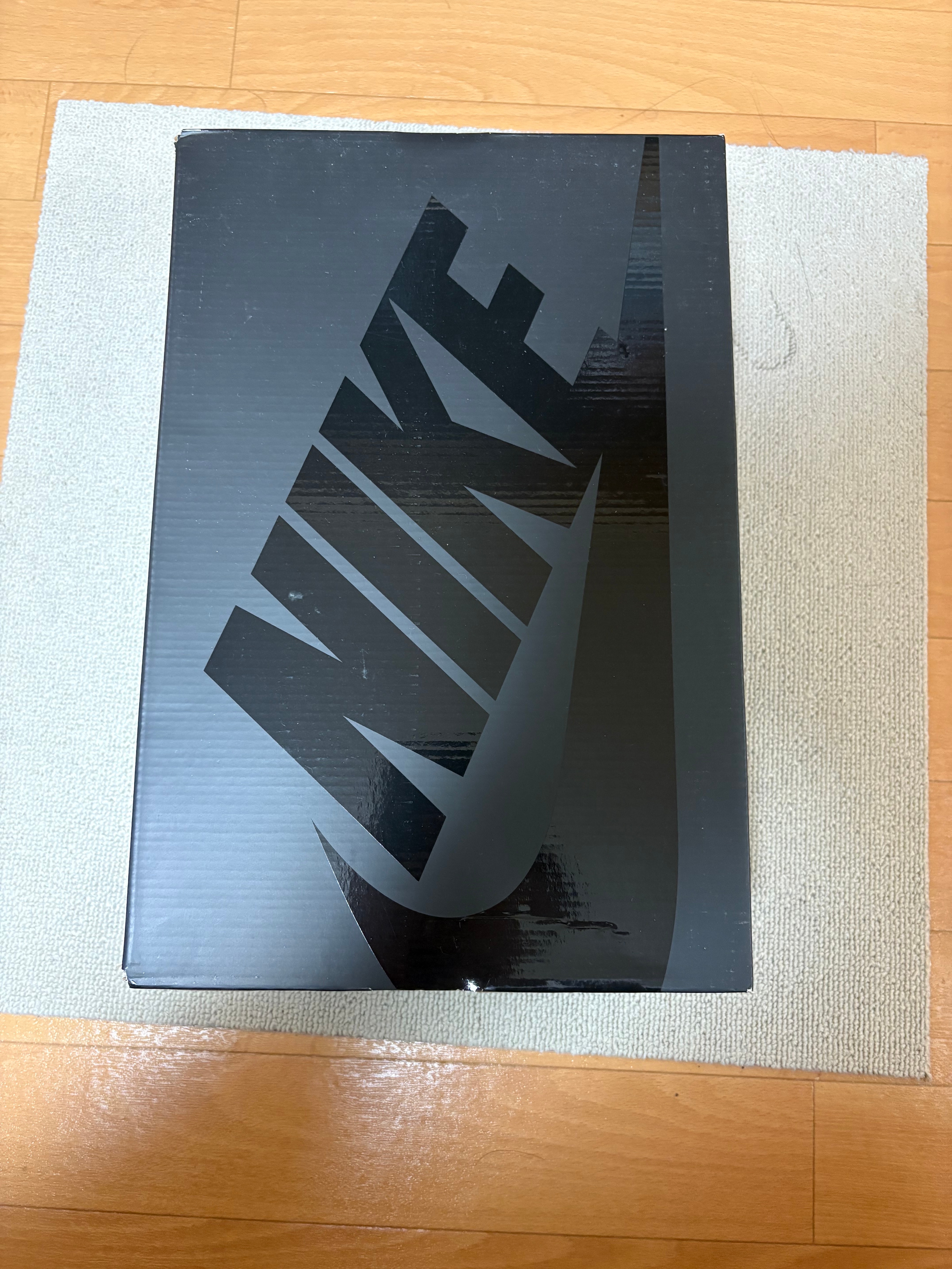 アンブッシュ × ナイキ エアアジャストフォース "サミット ホワイト アンド ブラック"