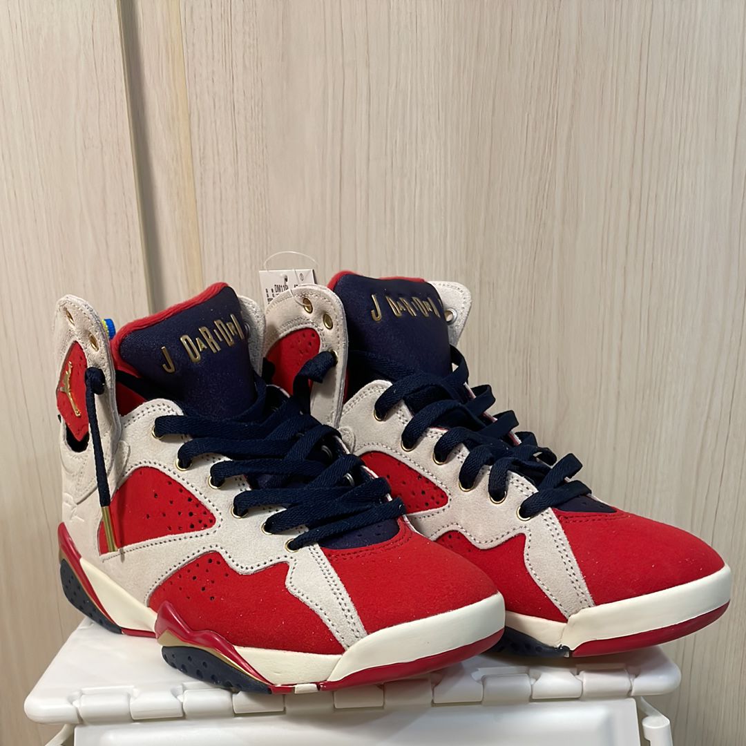 Trophy Room × Nike Air Jordan 7 "True Red and Obsidian"