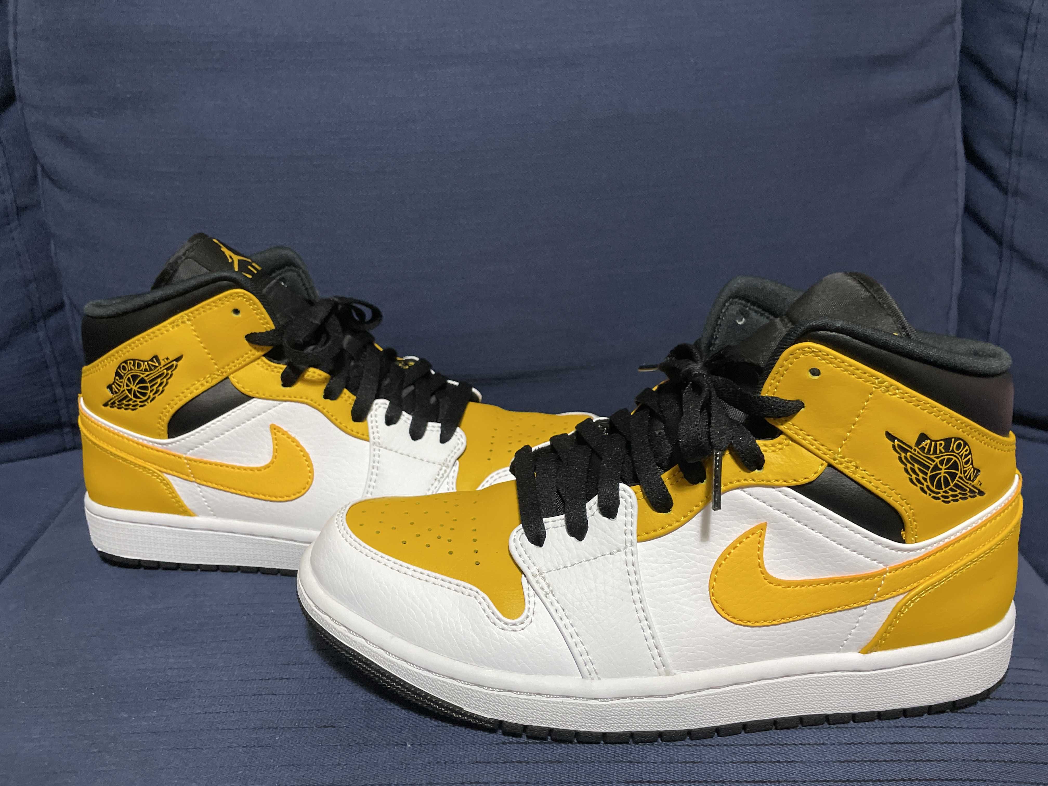 Nike Air Jordan 1 Mid "University Gold"