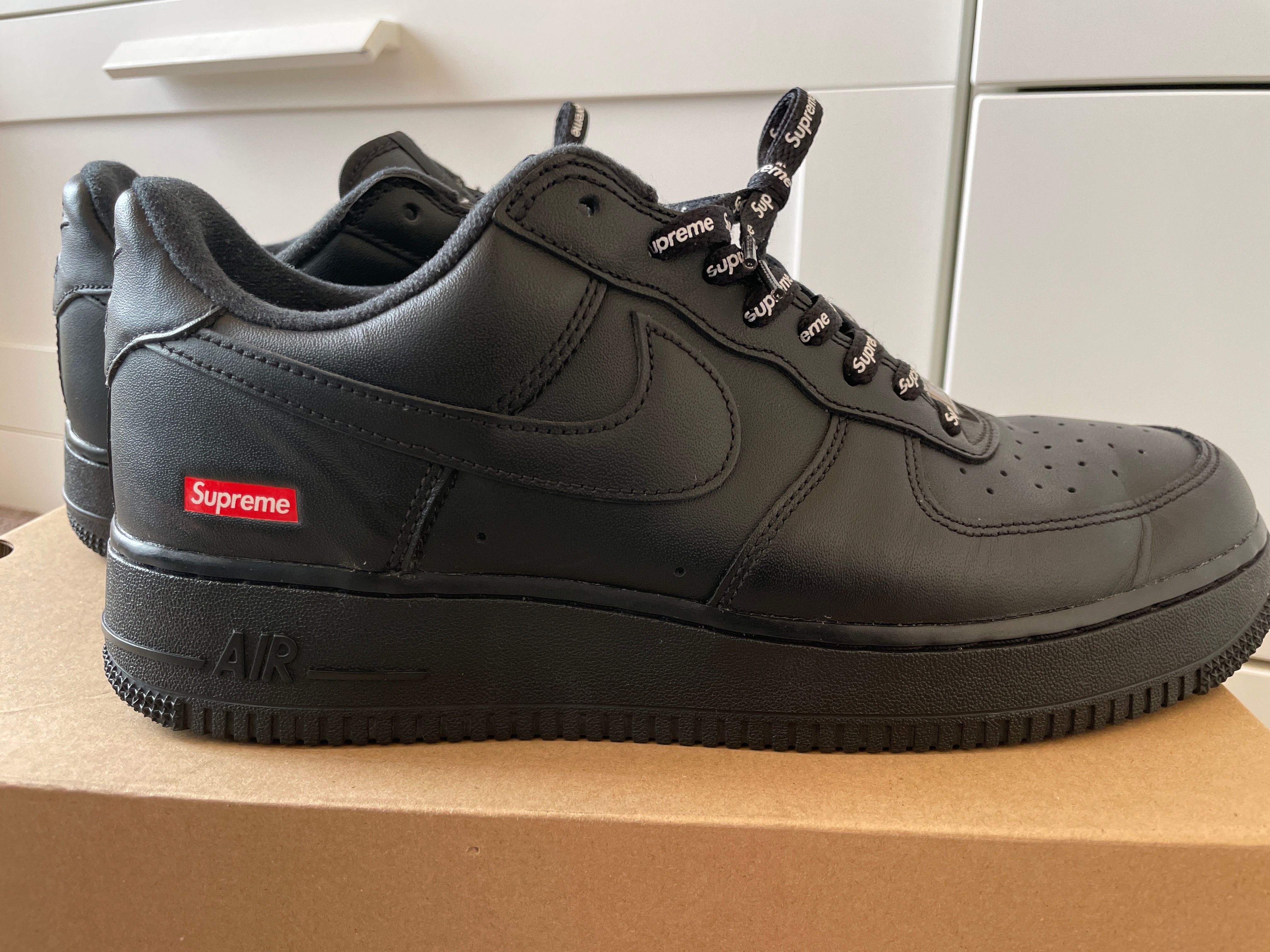 Supreme × Nike Air Force 1 Low "Black"