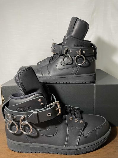 COMME des GARÇONS × Nike Air Jordan 1 High "Black"