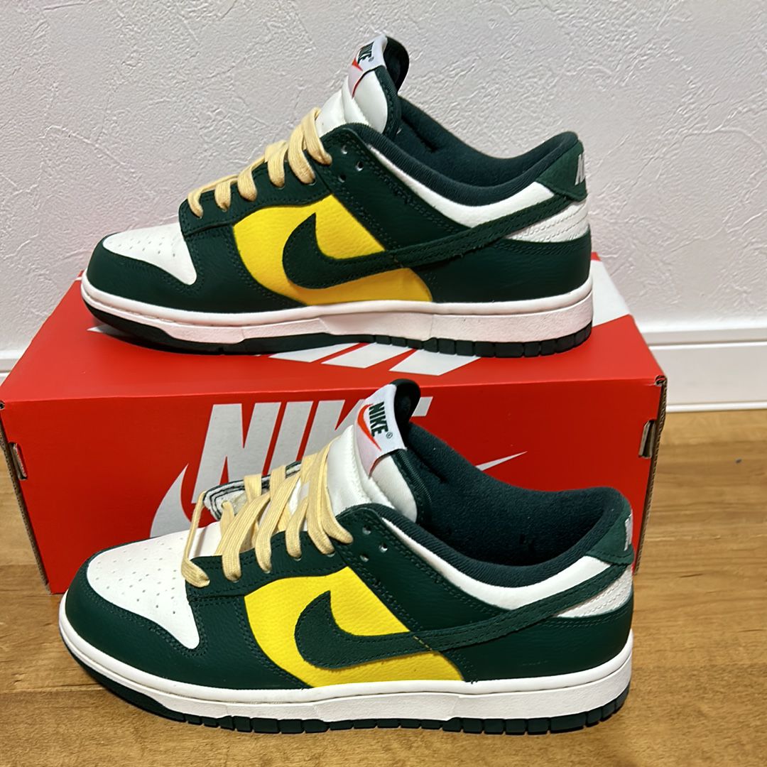 Nike Women's Dunk Low SE "Noble Green"