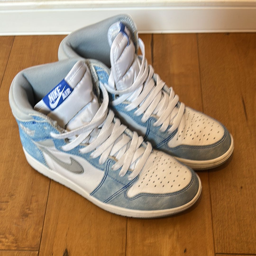 Nike Air Jordan 1 High OG "Hyper Royal"